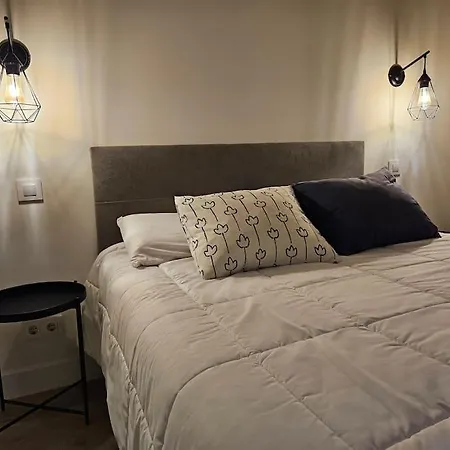 C13a01 La Calleja Apartment *